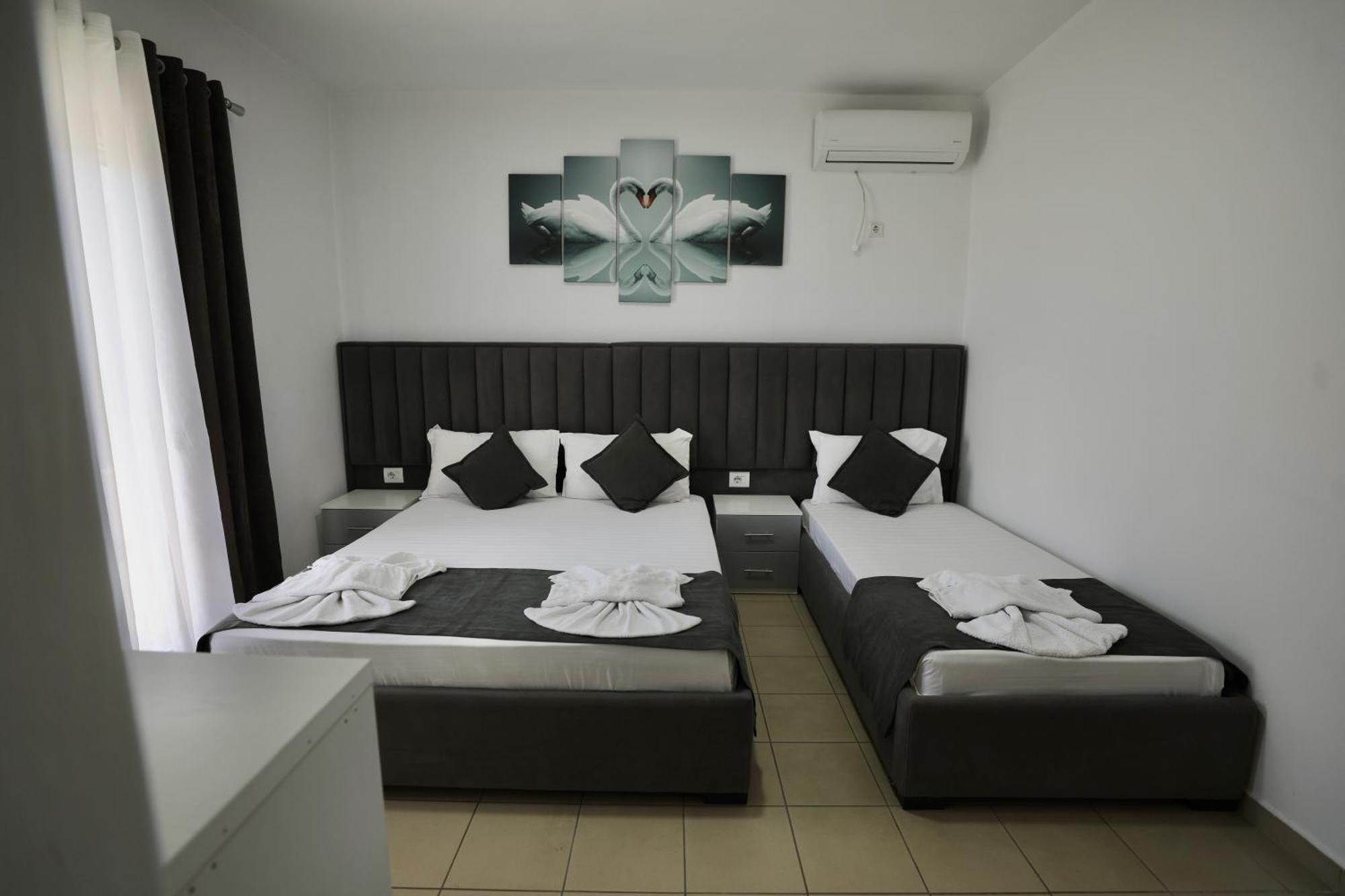 Hotel Vila Kapllani Sarande Bagian luar foto