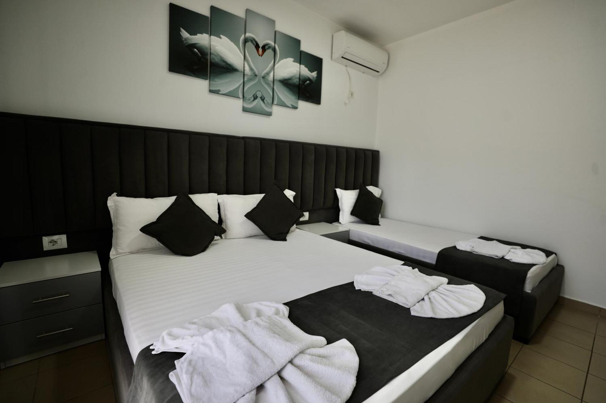 Hotel Vila Kapllani Sarande Bagian luar foto